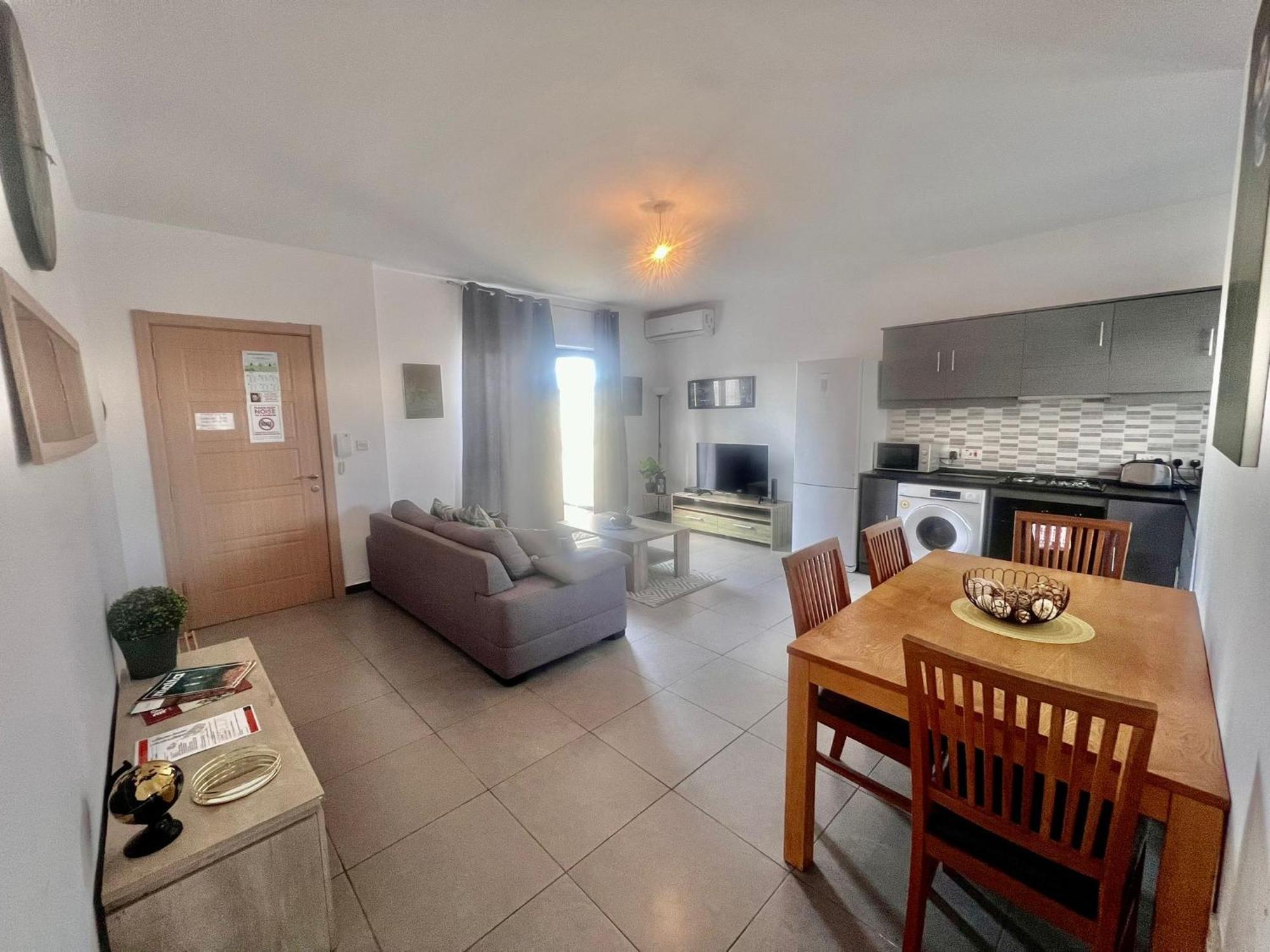 83/3-Lovely 1 Bedroom Penthouse Birkirkara Exterior photo