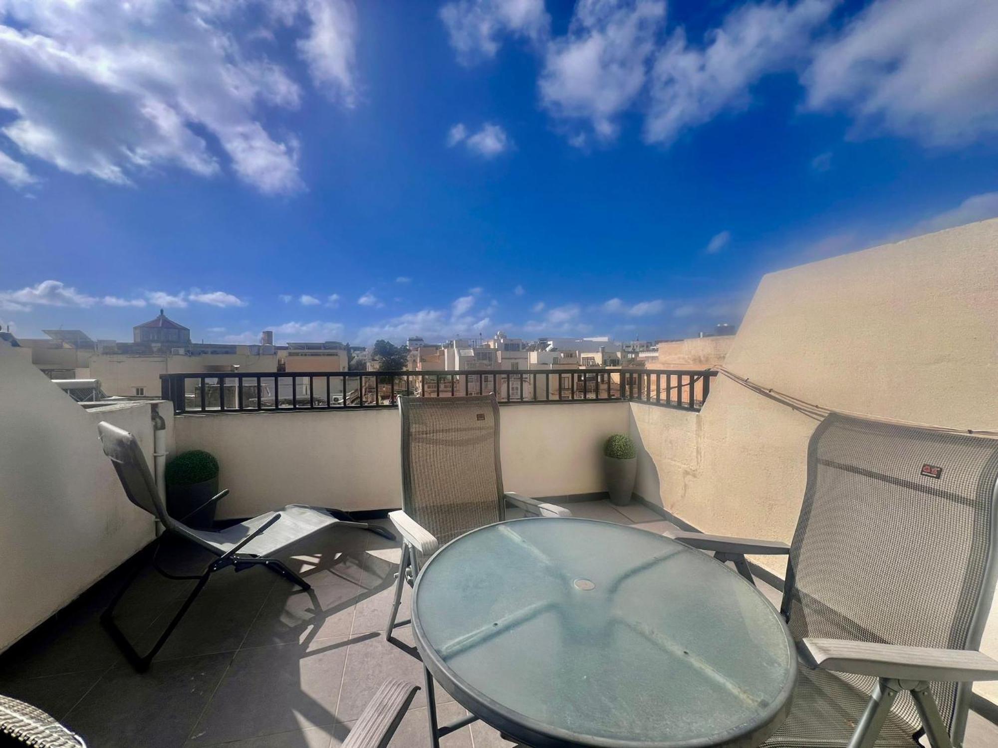 83/3-Lovely 1 Bedroom Penthouse Birkirkara Exterior photo