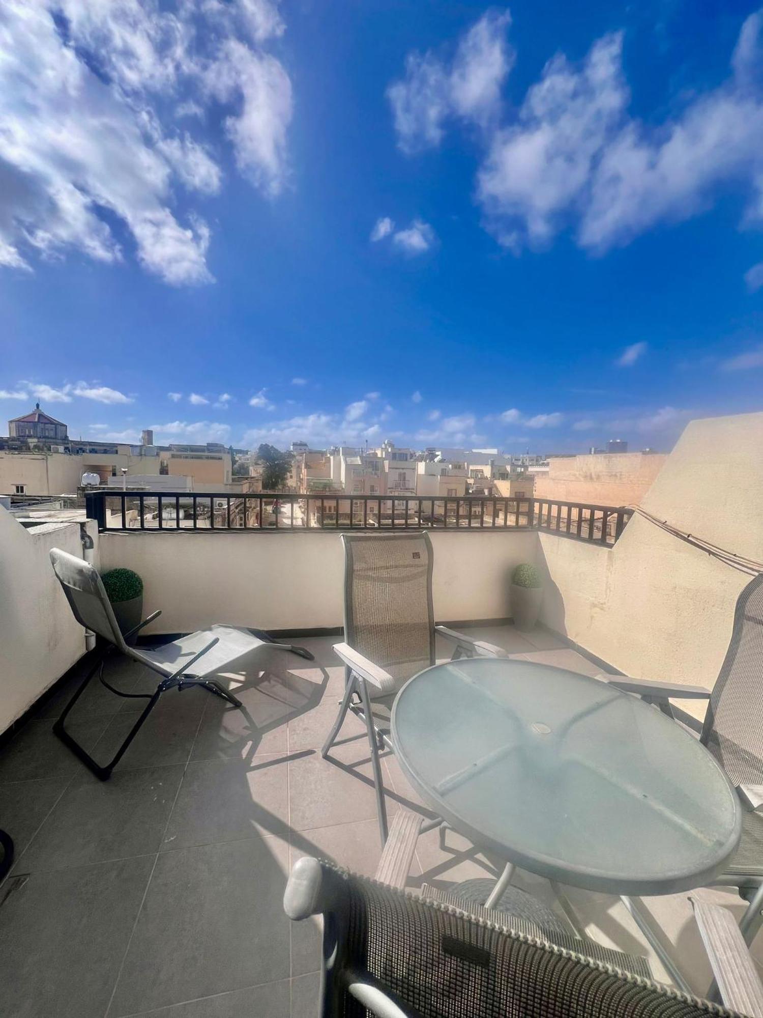 83/3-Lovely 1 Bedroom Penthouse Birkirkara Exterior photo